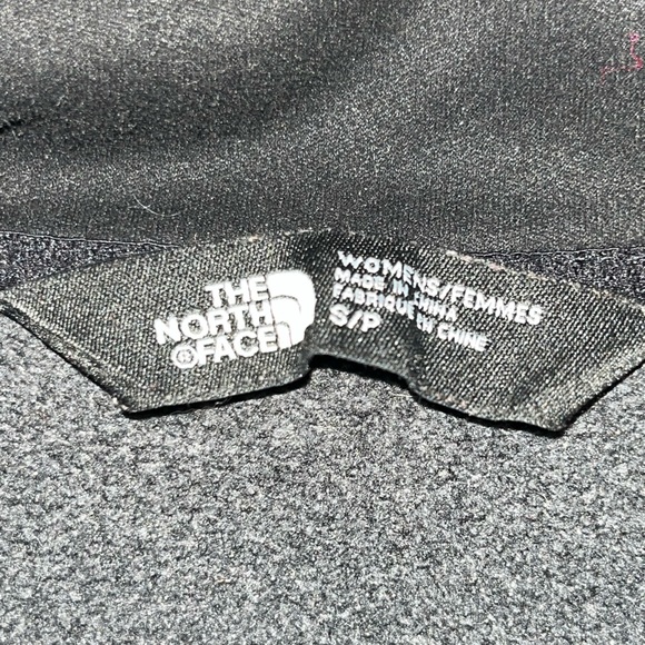 NORTHFACE Soft Shell size small - Picture 3 of 3